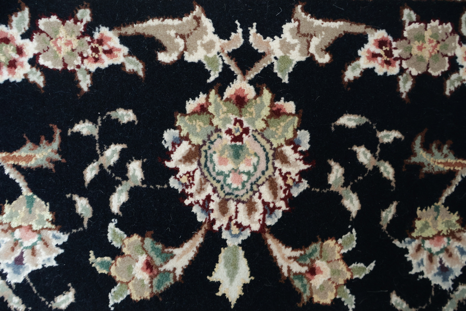 Elegant Traditional Wool & Silk Rug in Rich Red and Black Tones 8x11