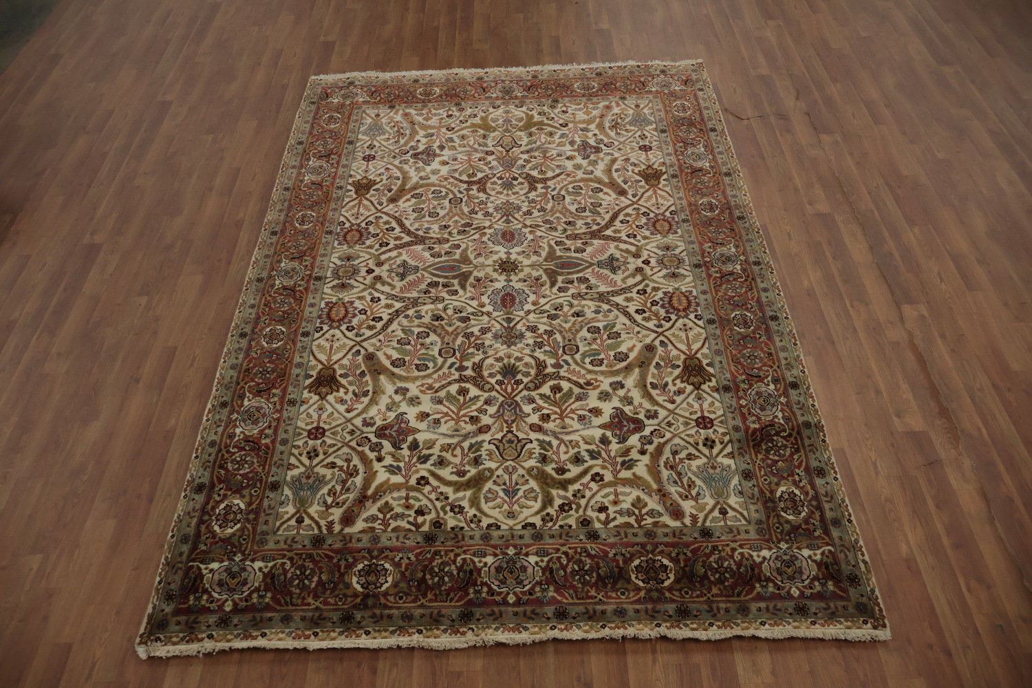 Luxurious Beige Persian Style Rug with Exquisite Details 6x9