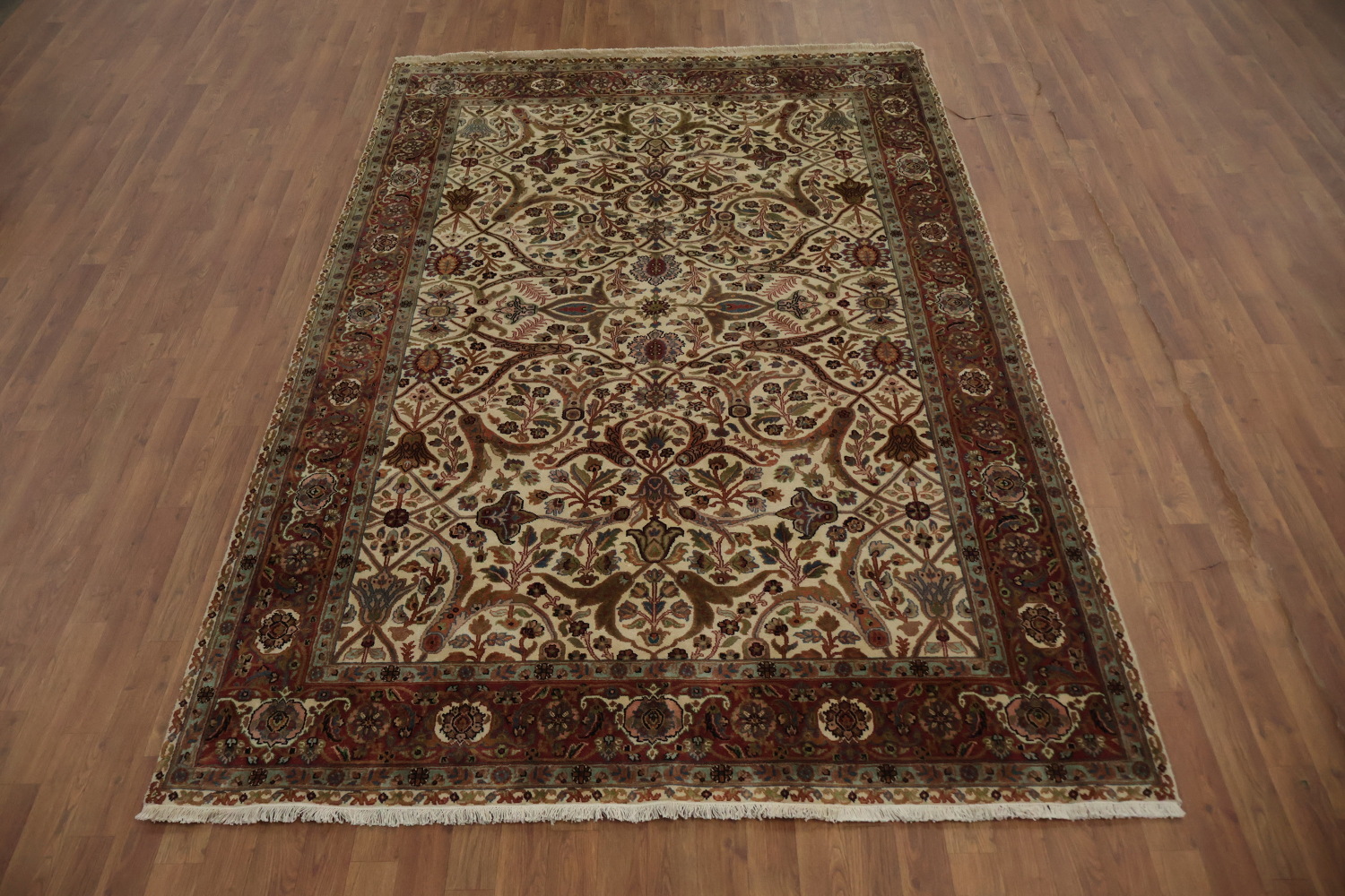 Luxurious Beige Persian Style Rug with Exquisite Details 6x9