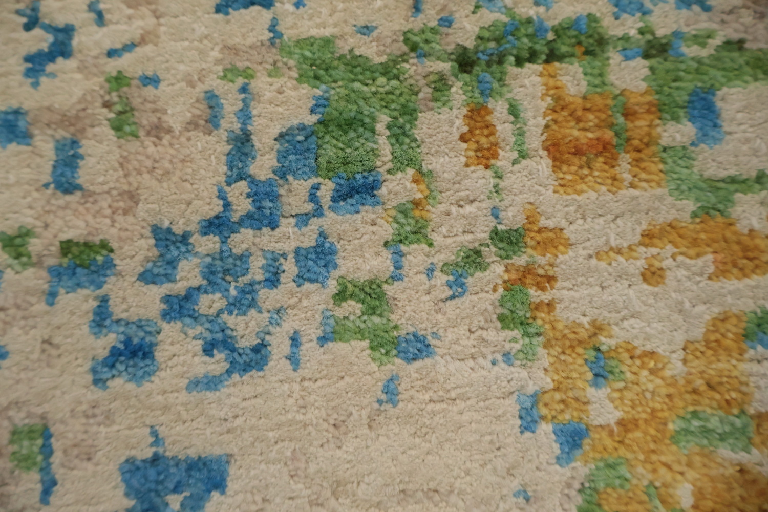 Abstract Patterned Rug in Bold and Bright Colors 8x10
