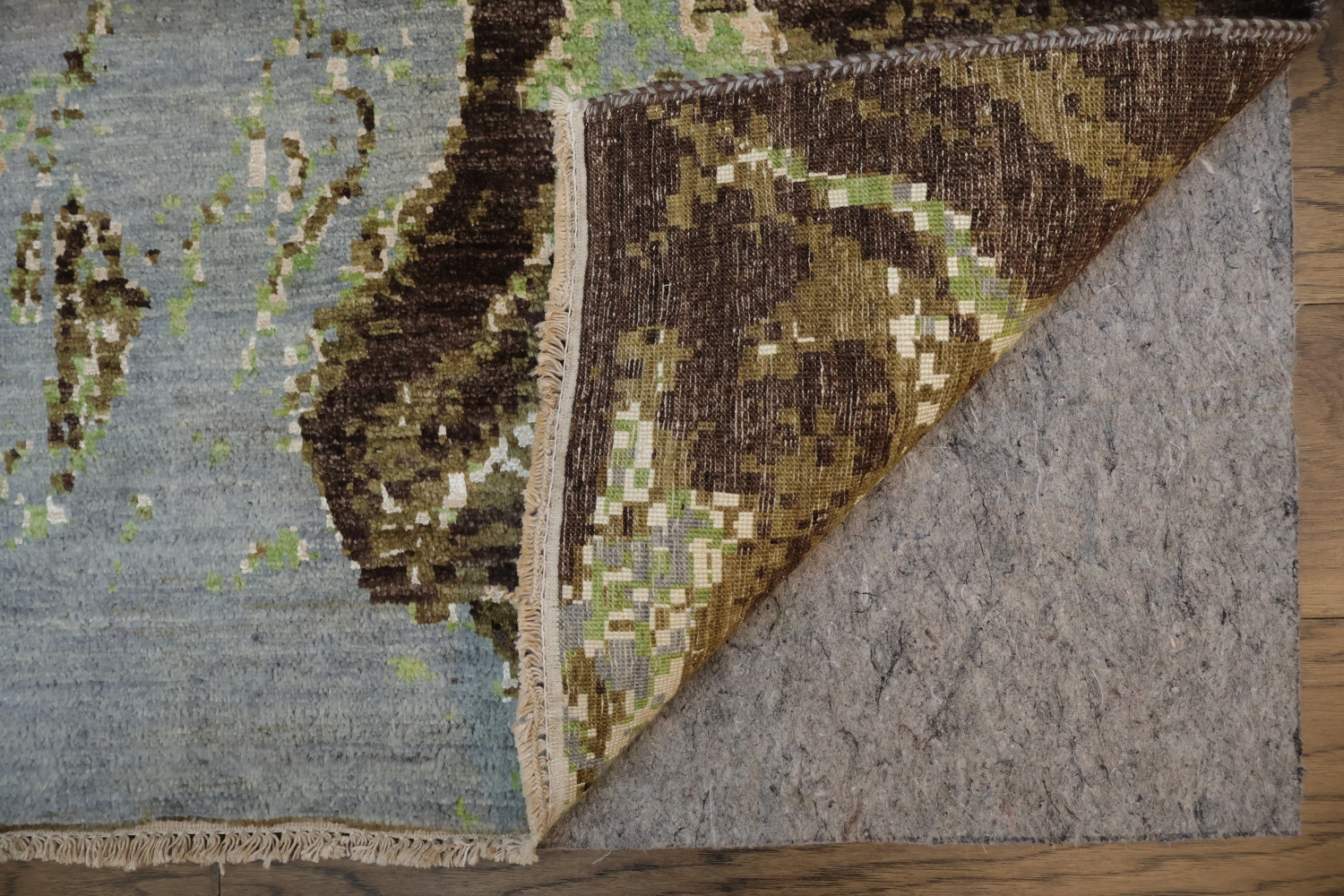 Artistic Swirl Rug Featuring Natural Green and Brown Shades 5x8