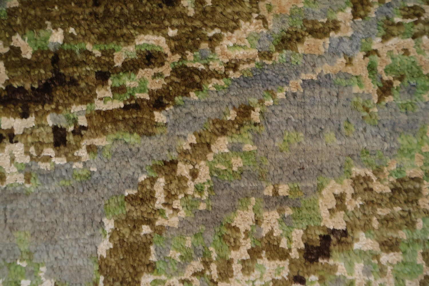 Artistic Swirl Rug Featuring Natural Green and Brown Shades 5x8