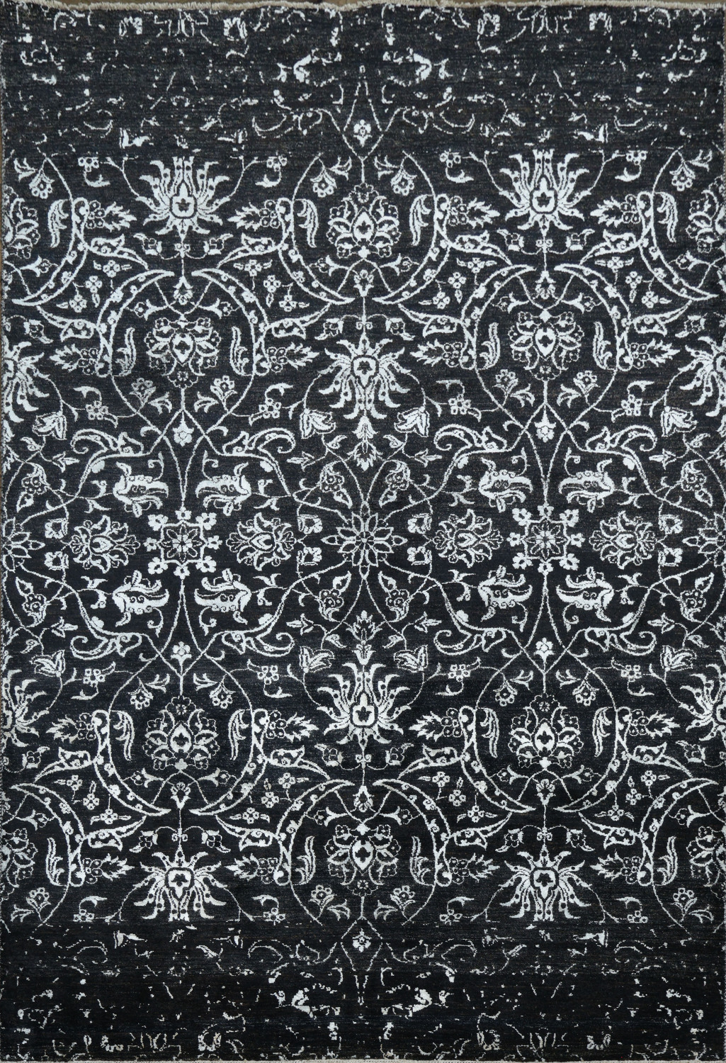 Ornamental Black and White Rug for Timeless Elegance 7x10