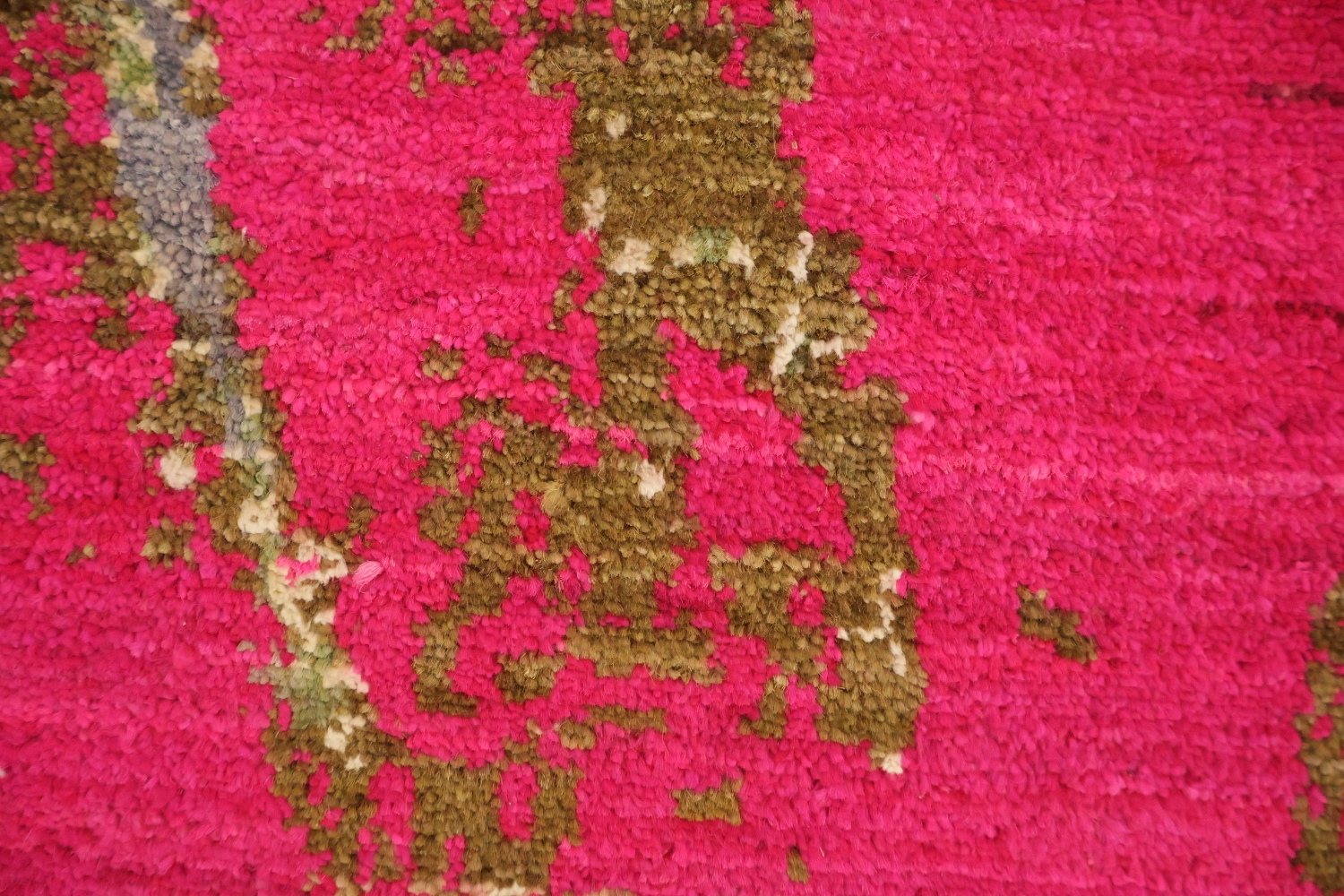 Elegant Top Quality Abstract Pink and Gray Swirl Rug for Modern Interiors 5x8