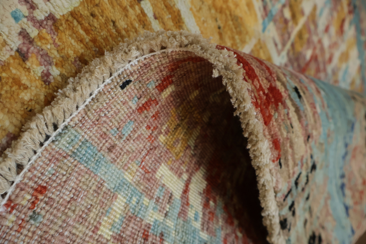 Contemporary Abstract Rug with Blue Circular Accents 5x7