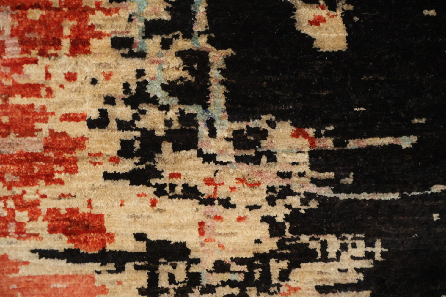 Contemporary Abstract Rug with Blue Circular Accents 5x7