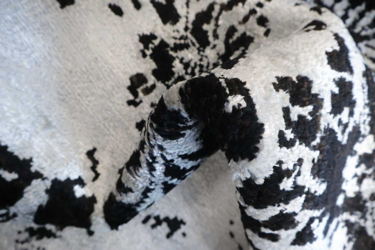 Contemporary Black and Grey Wool and Silk Runner with Modern Abstract Design 3x10 ft
