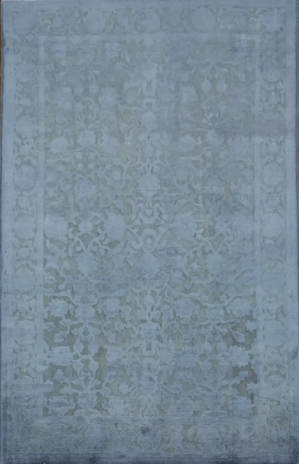 Distressed Look Silver Gray Hand-Knotted Area Rug 5x8
