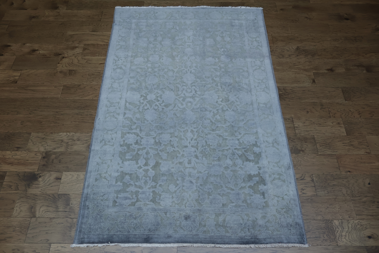 Distressed Look Silver Gray Hand-Knotted Area Rug 5x8