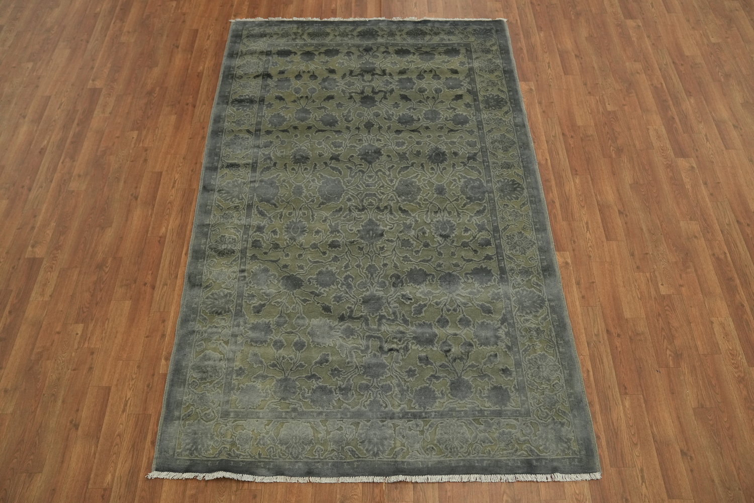 Muted Elegance: Subtle Green and Gray Floral Patterned Rug 5x8