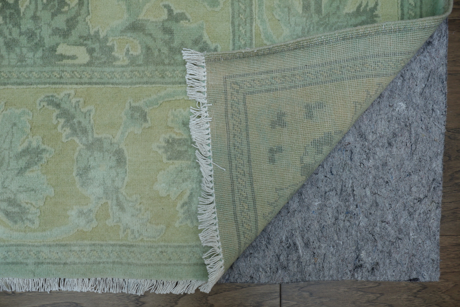 Chic and Neutral Wool and Silk Green Floral Rug for a Luxurious Home Environment 7x10