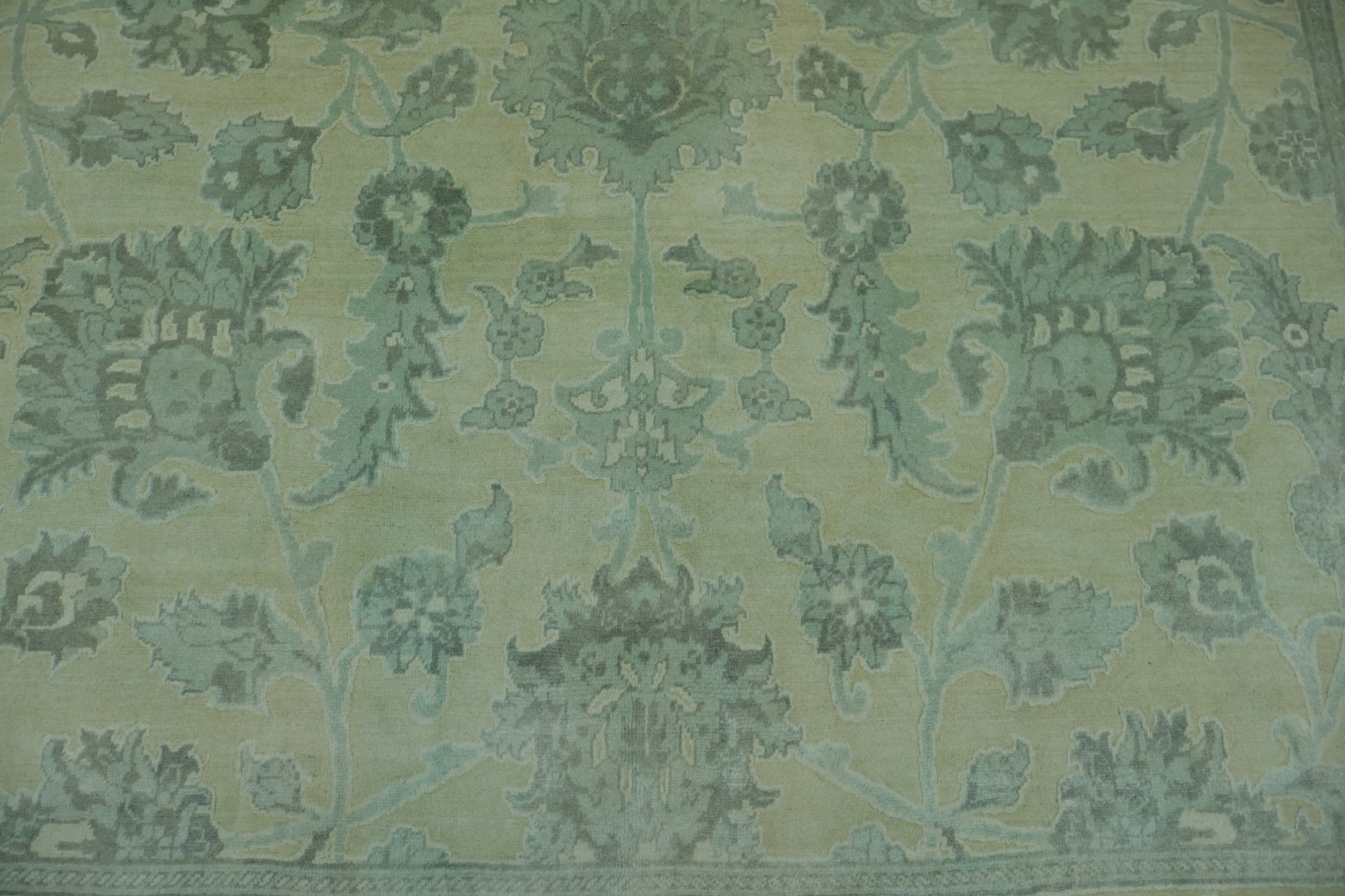 Chic and Neutral Wool and Silk Green Floral Rug for a Luxurious Home Environment 7x10
