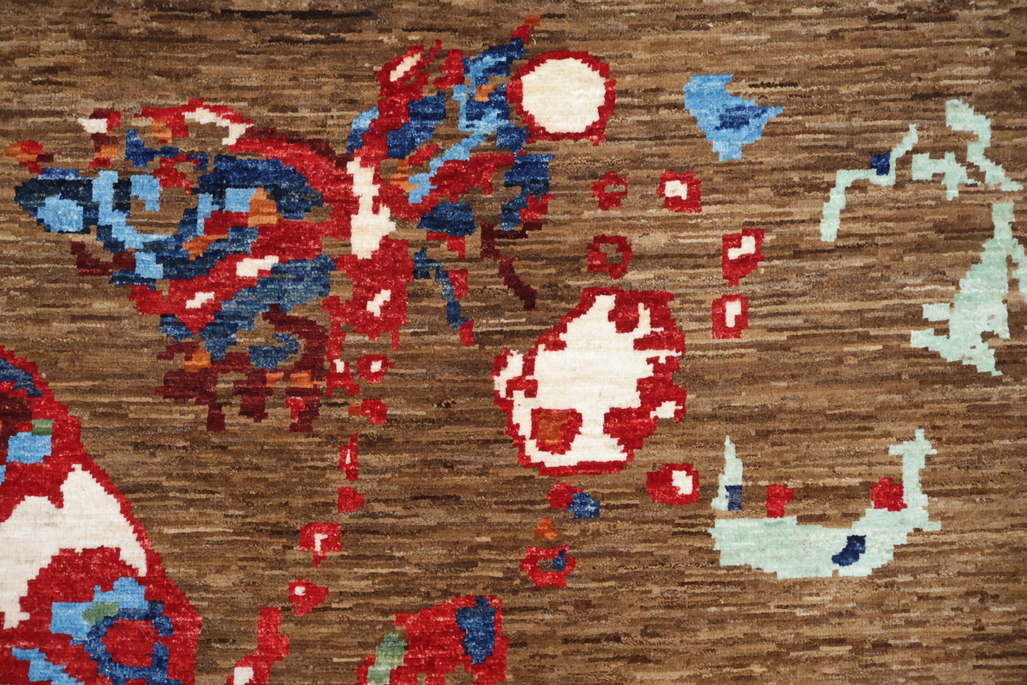 Contemporary Floral butterfly Burst Scatter Rug in Warm Brown Tones