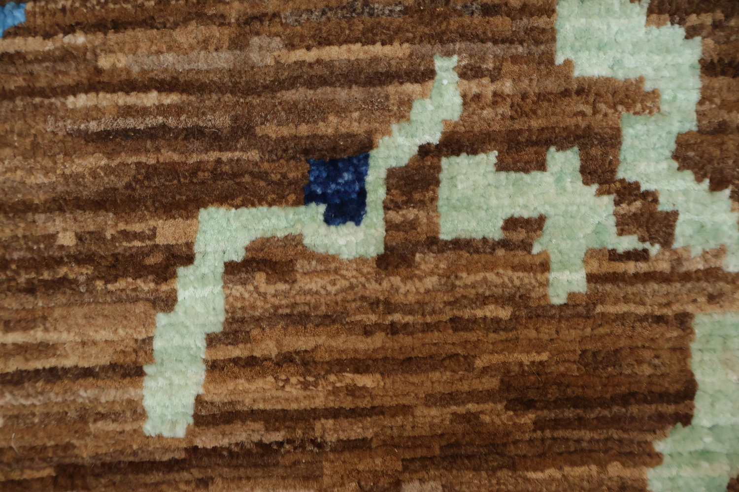 Contemporary Floral butterfly Burst Scatter Rug in Warm Brown Tones