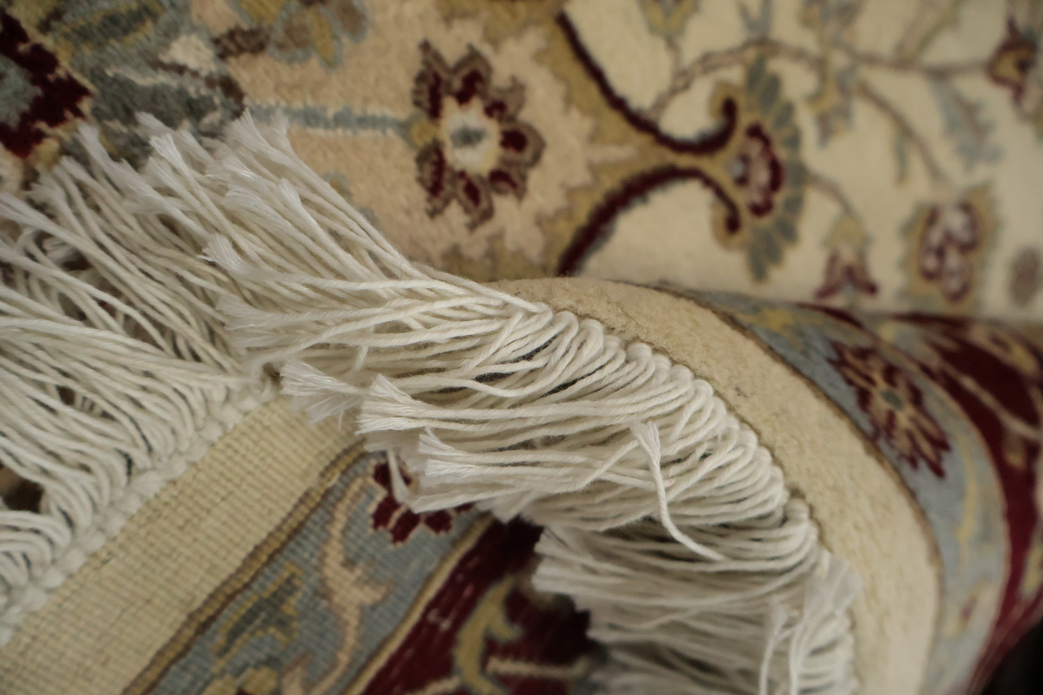 Traditional Elegance: Red and Beige Persian Medallion Area Rug 6x9