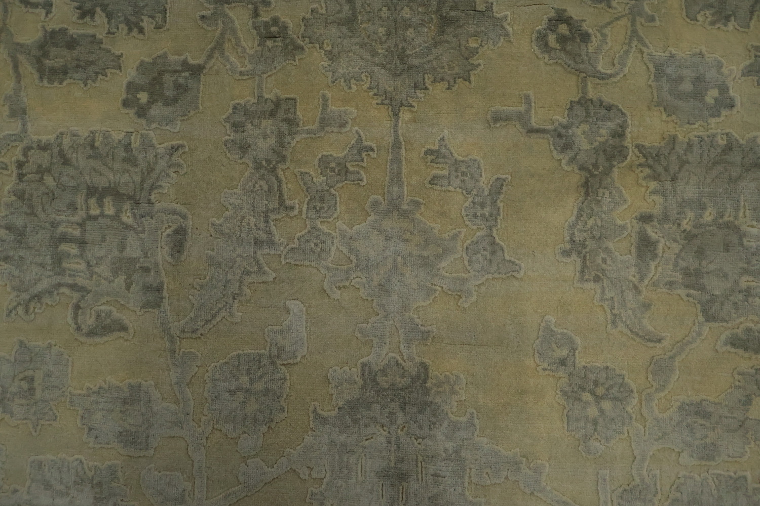 Classic Gray and Green Area Rug with Delicate Distressed Design 9x12