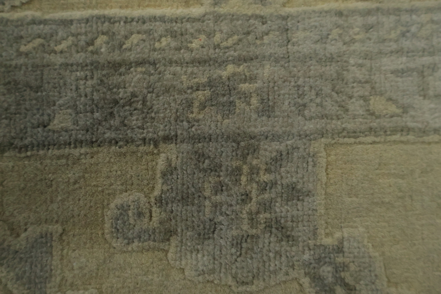Classic Gray and Green Area Rug with Delicate Distressed Design 9x12