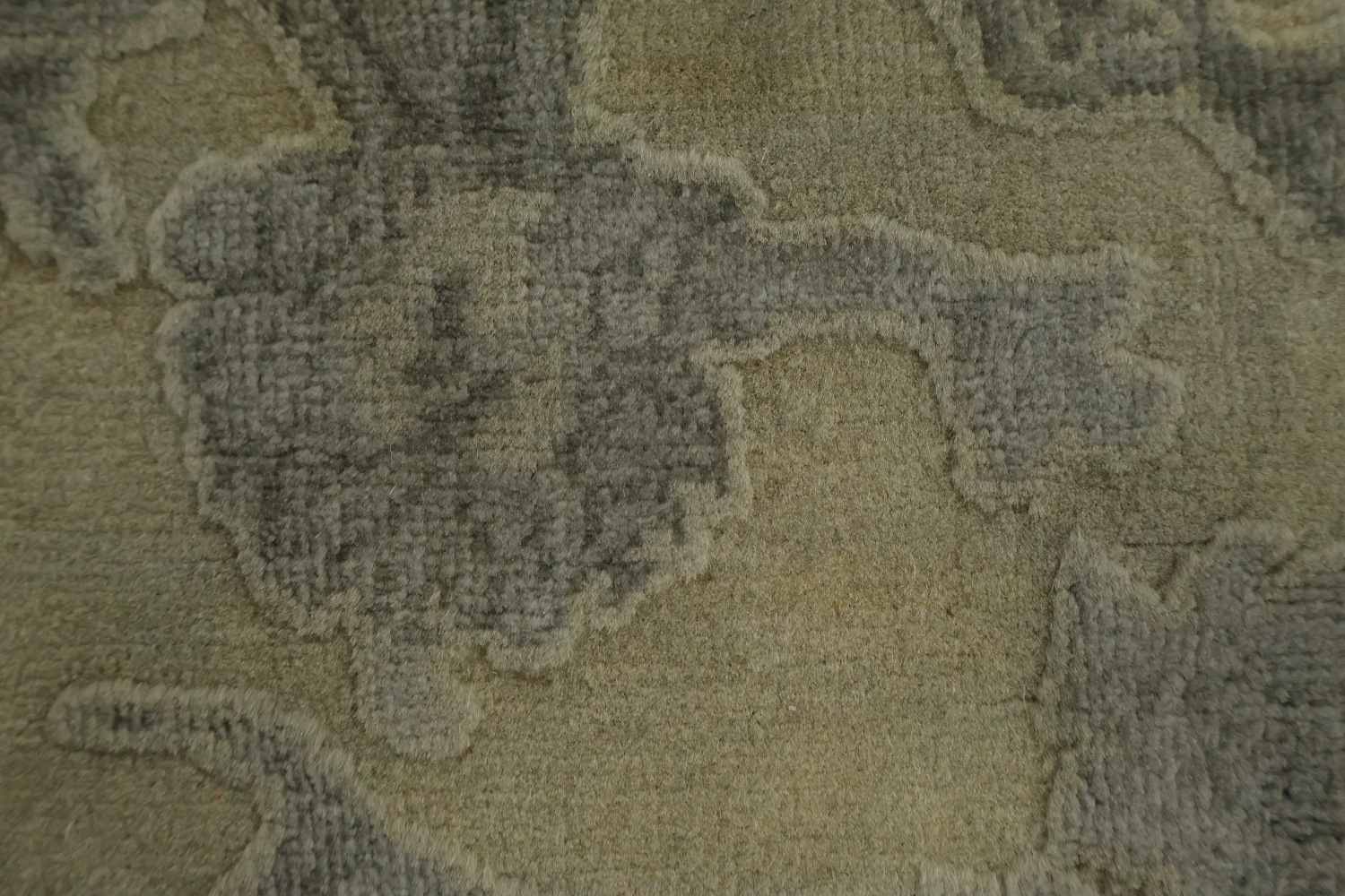 Classic Gray and Green Area Rug with Delicate Distressed Design 9x12