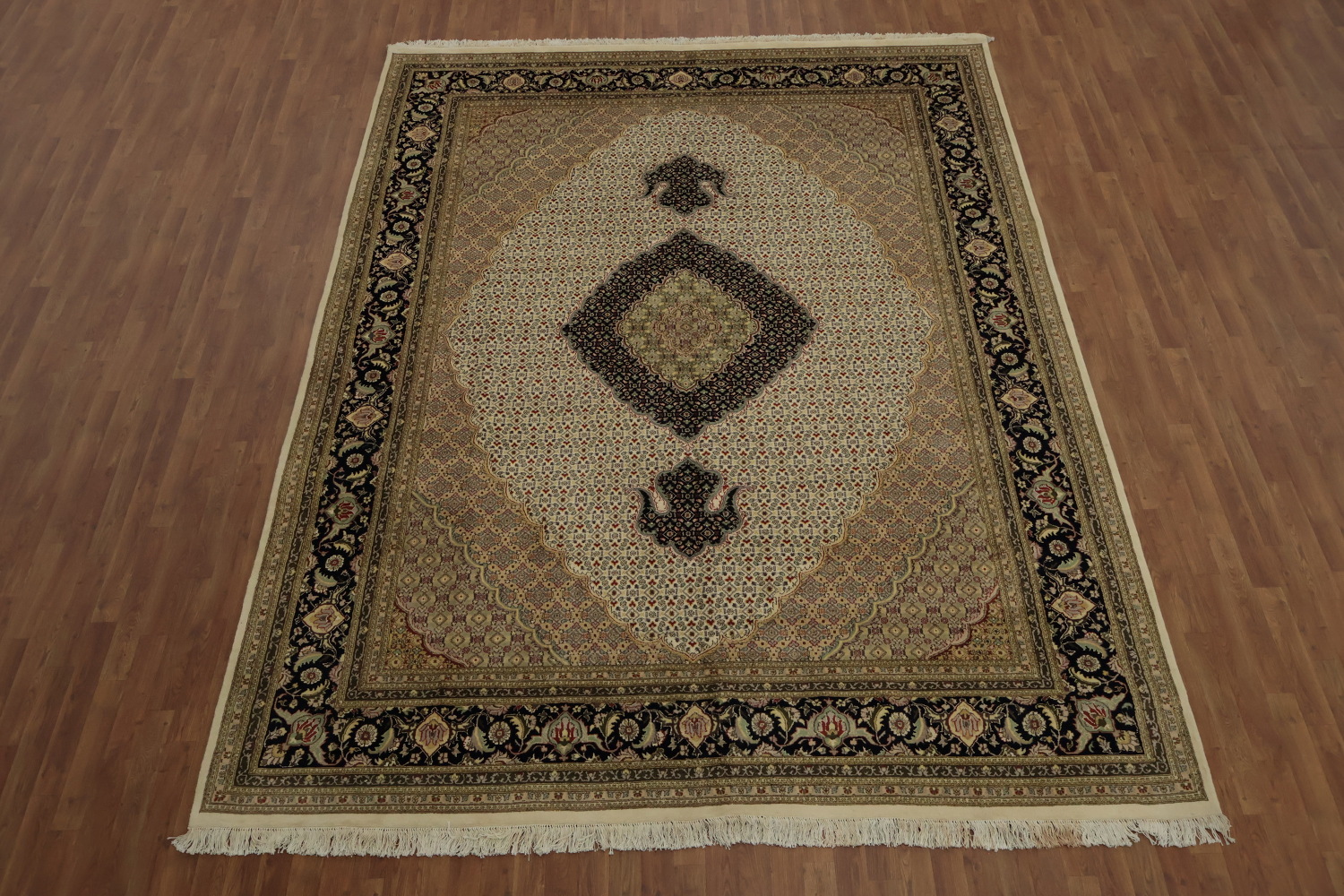 Traditional Tabriz Mahi Rug Featuring Classic Medallion 9x12