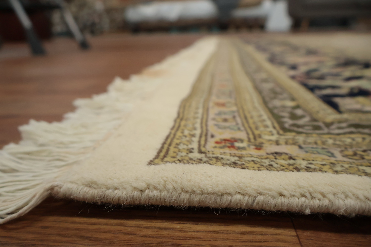 Traditional Tabriz Mahi Rug Featuring Classic Medallion 9x12