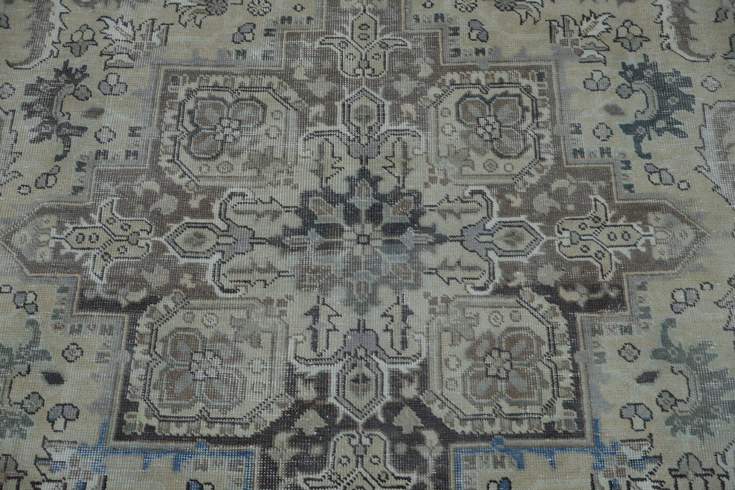 Vintage Geometric Muted Heriz Persian Area Rug 8x11