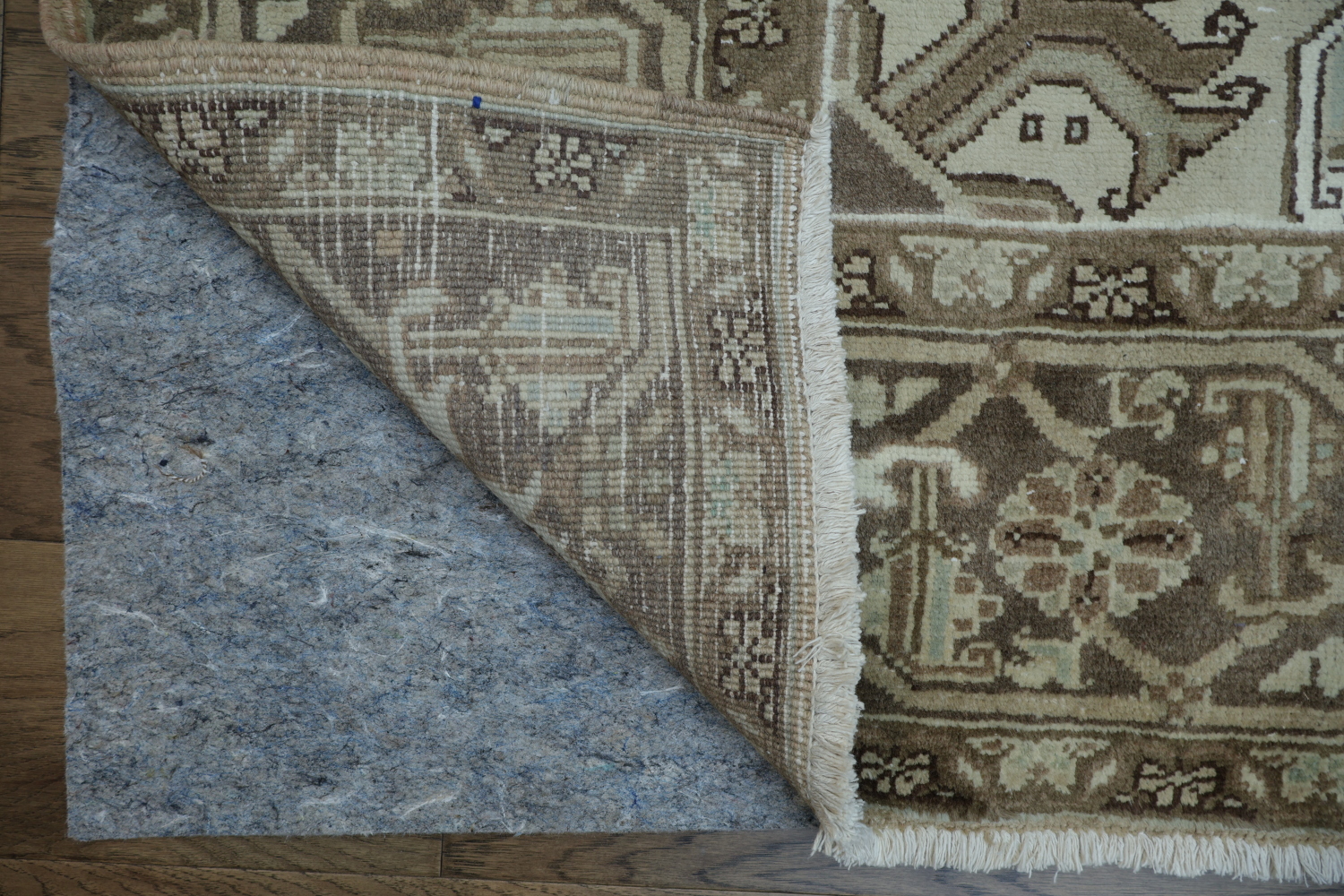 Geometric Muted Color Vintage Heriz Persian Wool Rug 8x11