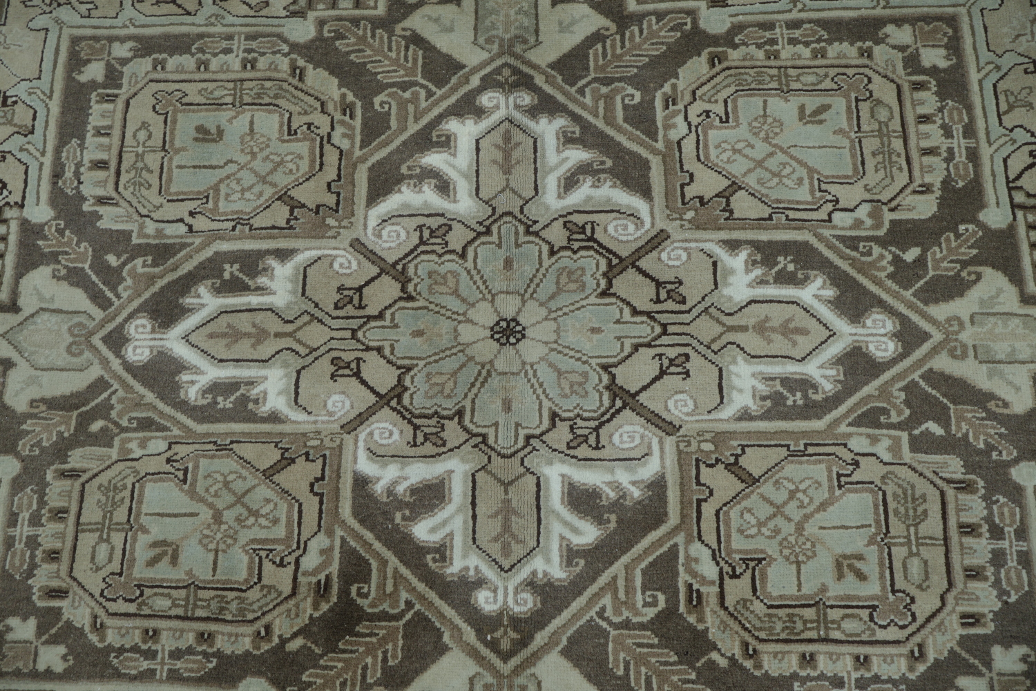 Geometric Muted Color Vintage Heriz Persian Wool Rug 8x11