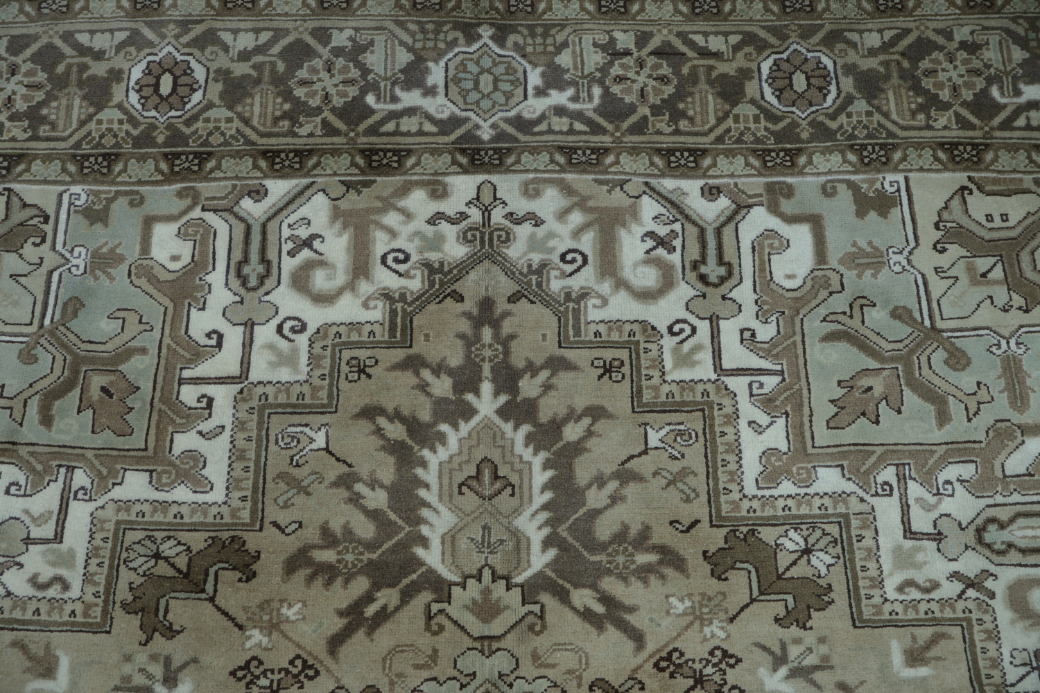 Geometric Muted Color Vintage Heriz Persian Wool Rug 8x11