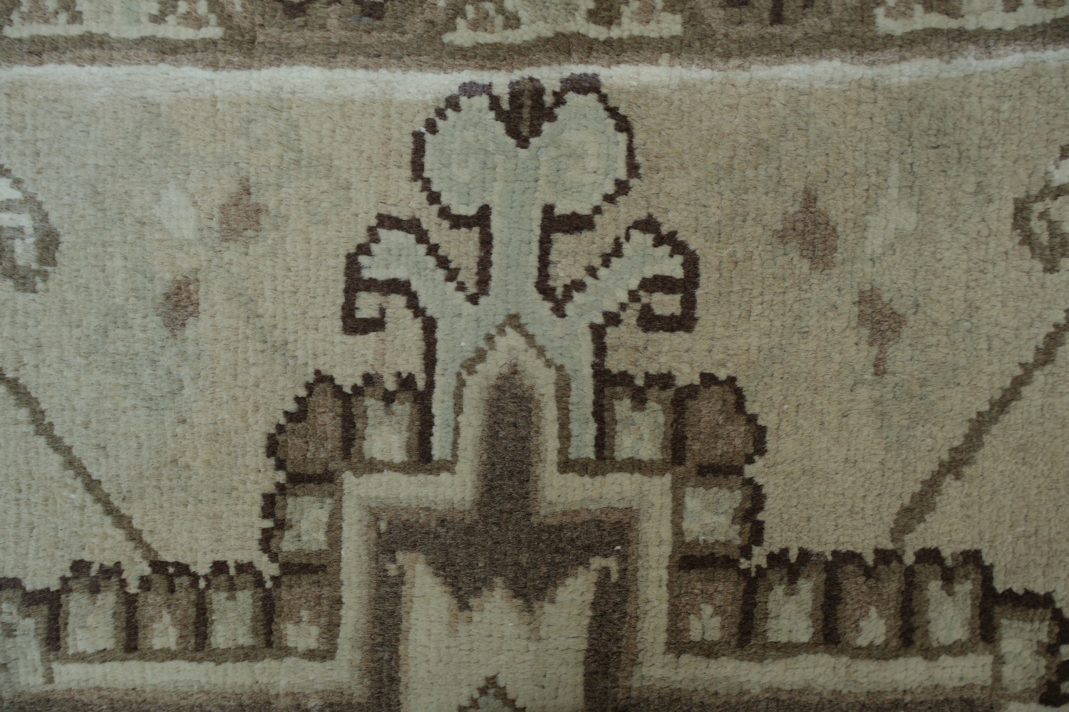 Geometric Muted Color Vintage Heriz Persian Wool Rug 8x11