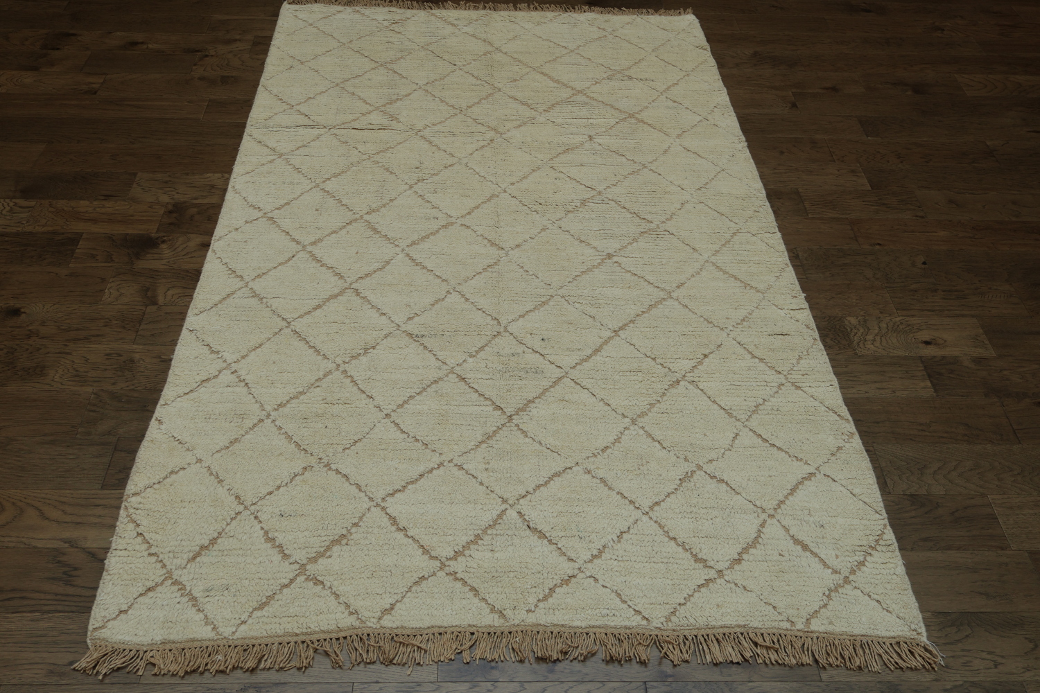 White Berber-Inspired Diamond Weave Moroccan Area Rug 6x10 ft