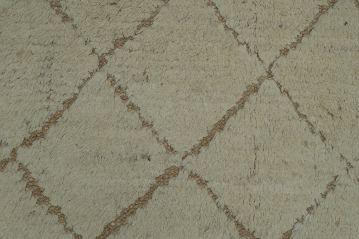 White Berber-Inspired Diamond Weave Moroccan Area Rug 6x10 ft