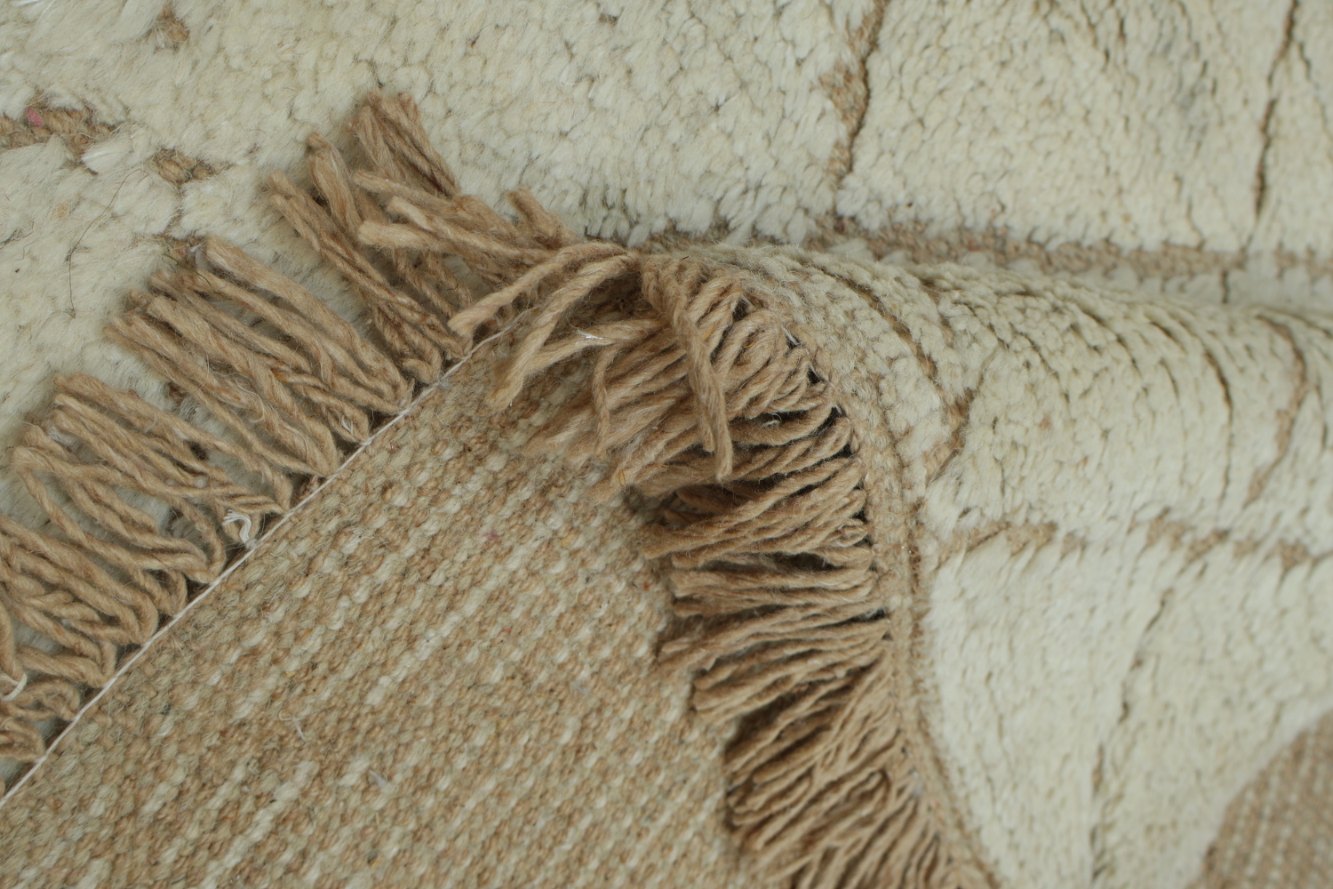 White Berber-Inspired Diamond Weave Moroccan Area Rug 6x10 ft
