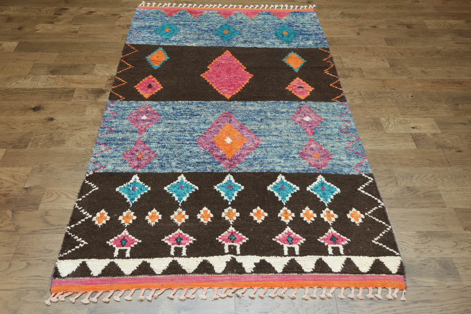 Dynamic Geometric Rug with Rich Multicolor Patterns 6x10