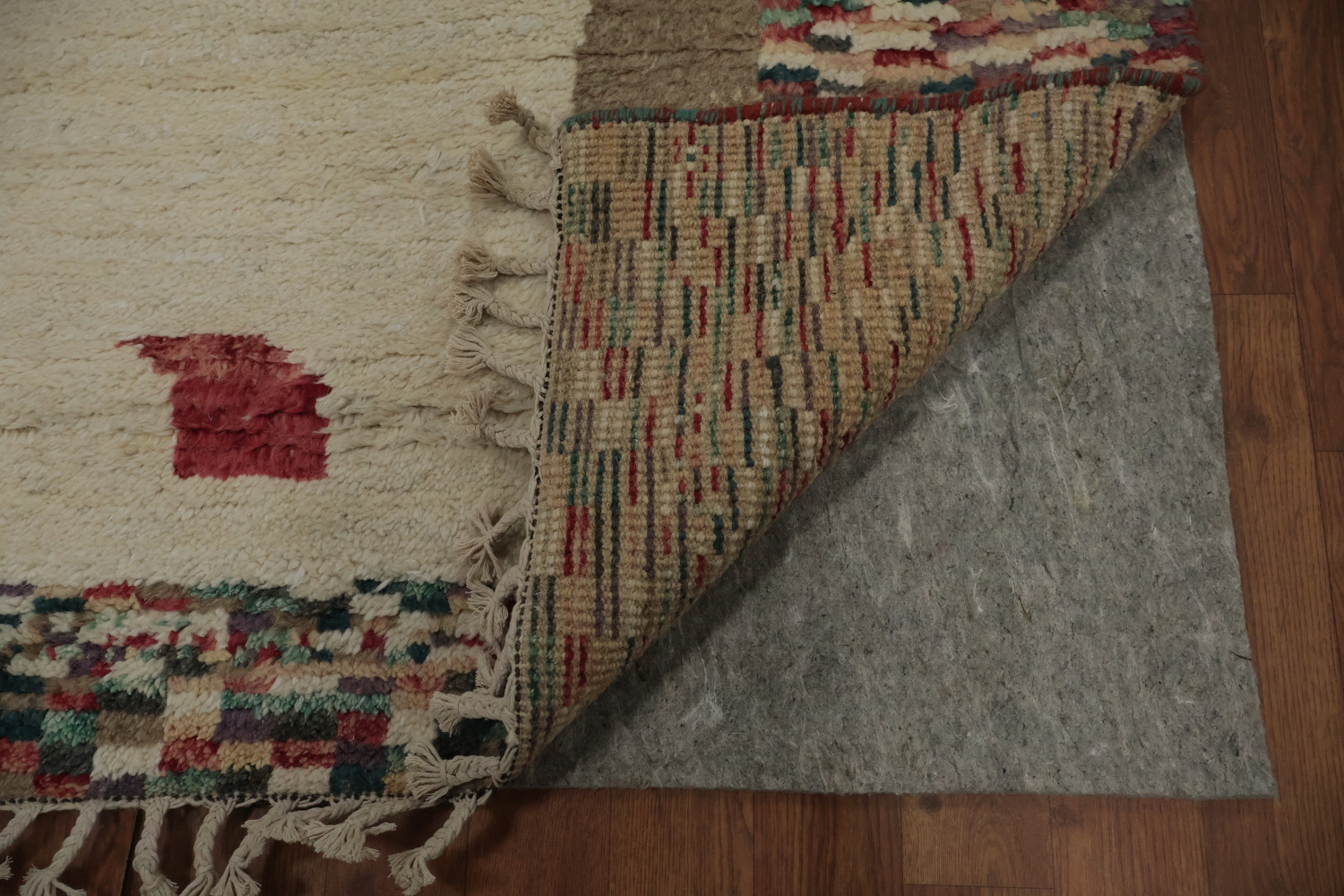 Geometric Charm Transform Spaces with Moroccan Area Rug 8x10