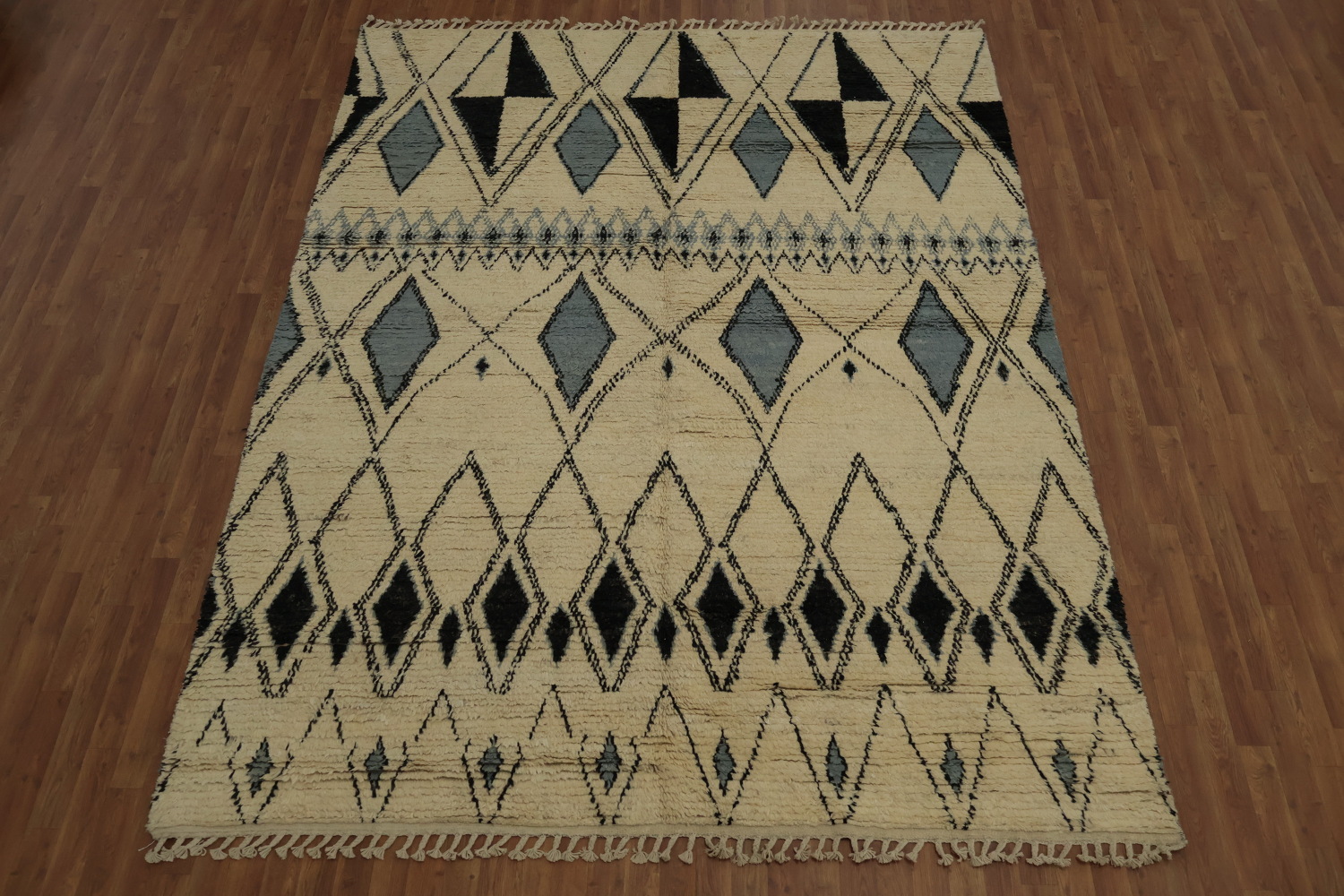 Diamond Pattern Moroccan Wool Area Rug 8x11 in Neutral Tones