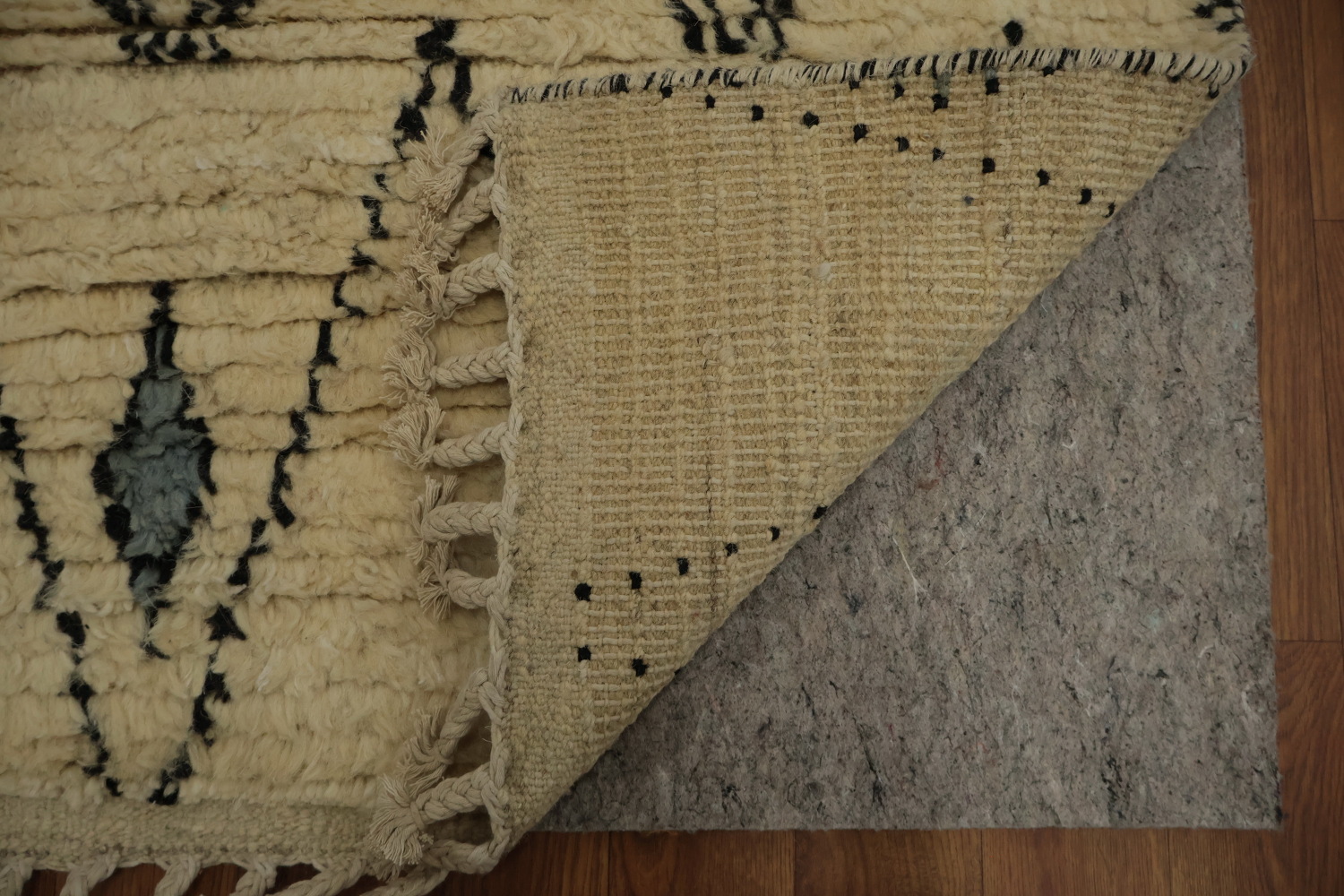 Diamond Pattern Moroccan Wool Area Rug 8x11 in Neutral Tones