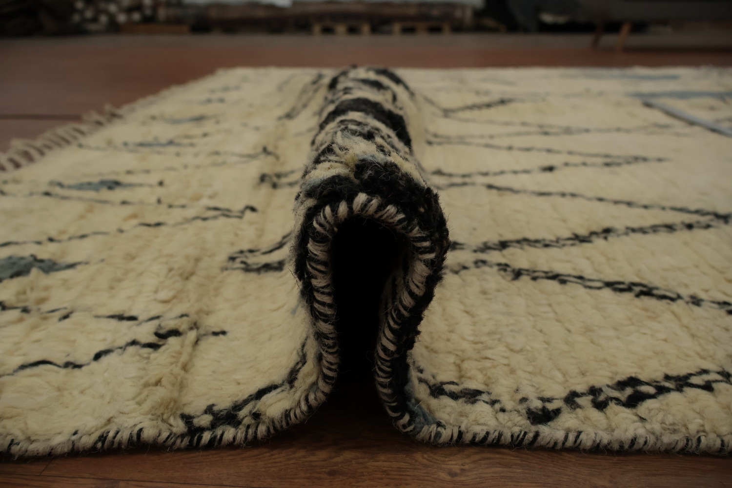 Diamond Pattern Moroccan Wool Area Rug 8x11 in Neutral Tones