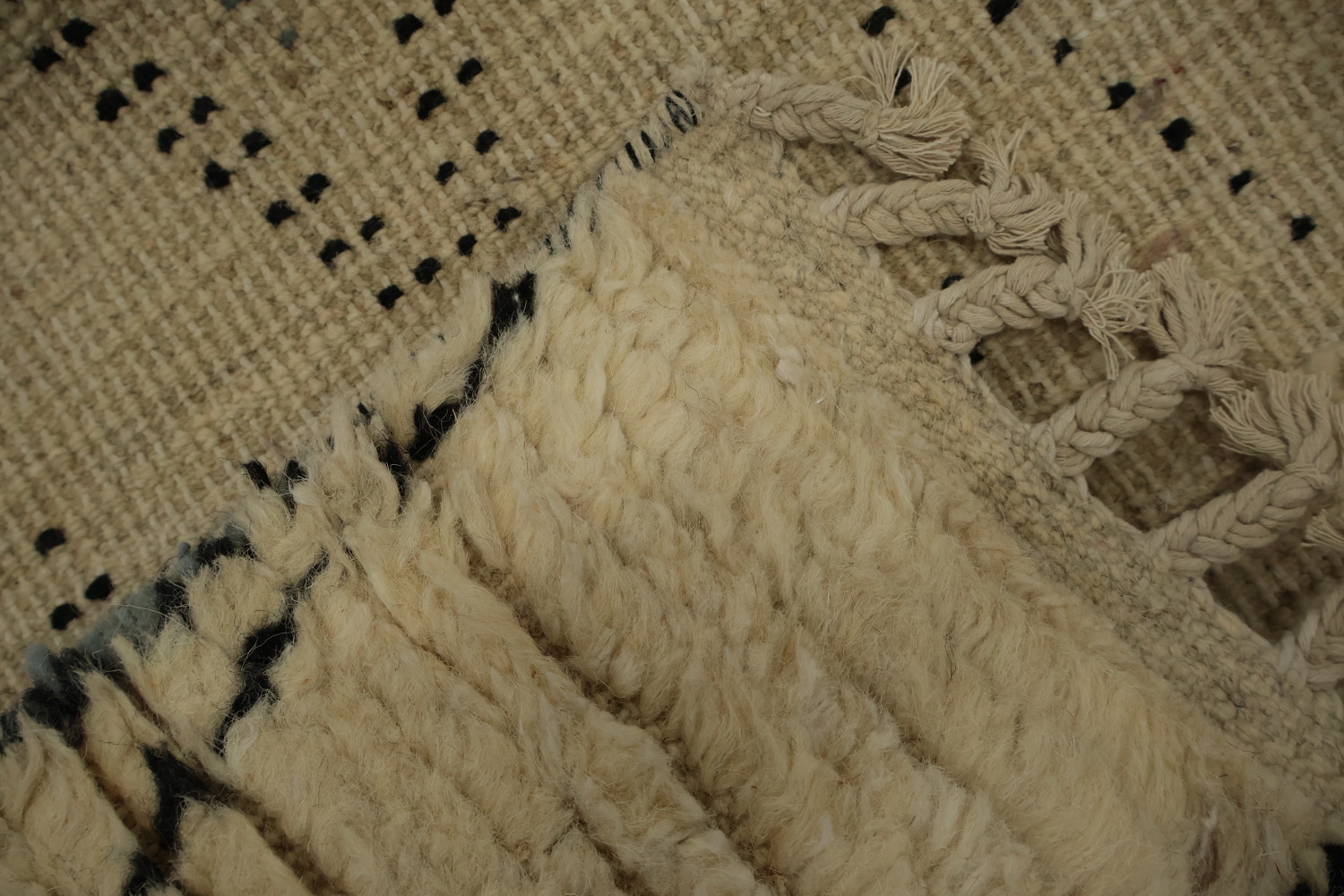Diamond Pattern Moroccan Wool Area Rug 8x11 in Neutral Tones