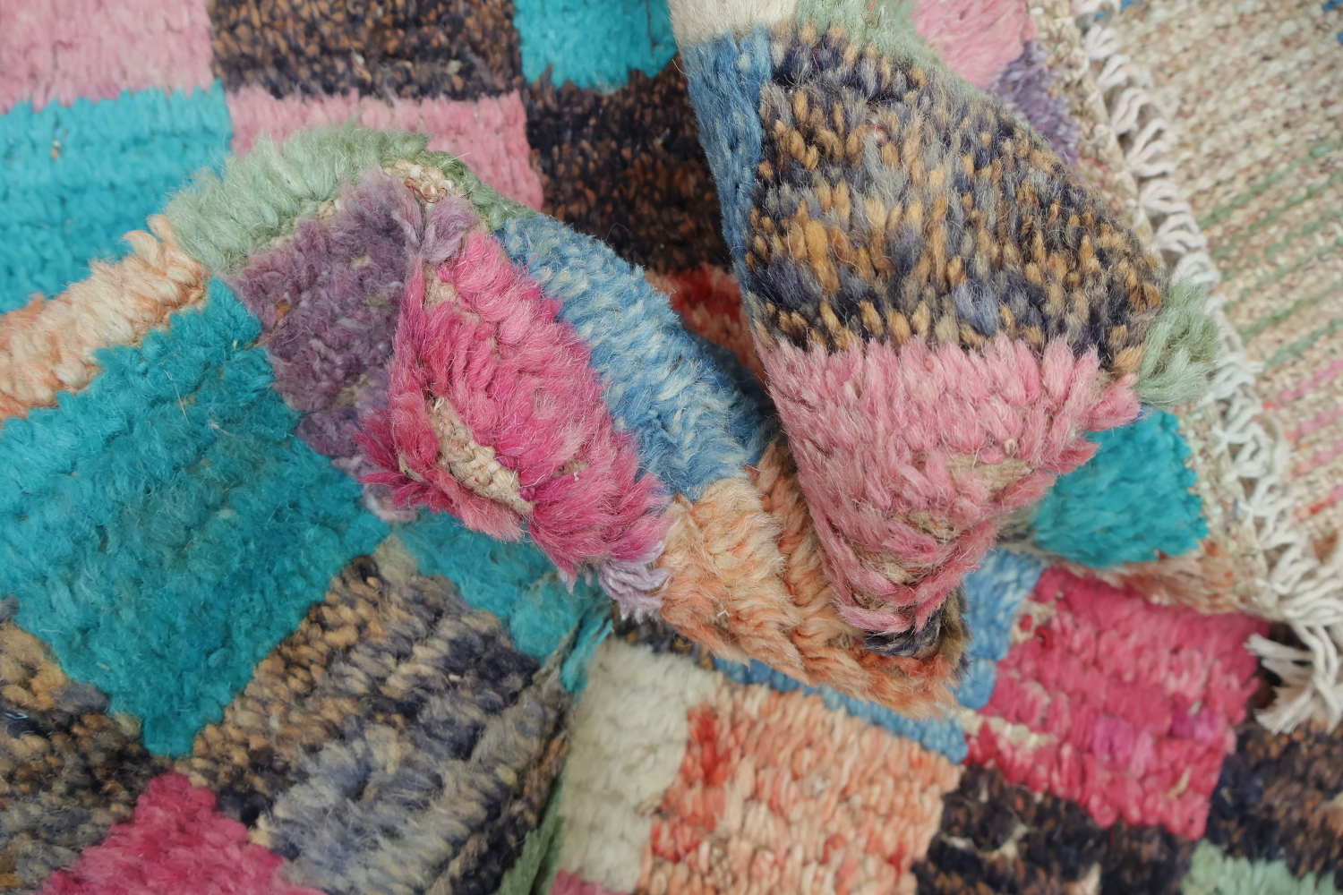 Colorful Checkered Rug Perfect for Modern Artistic Home Décor 6x10