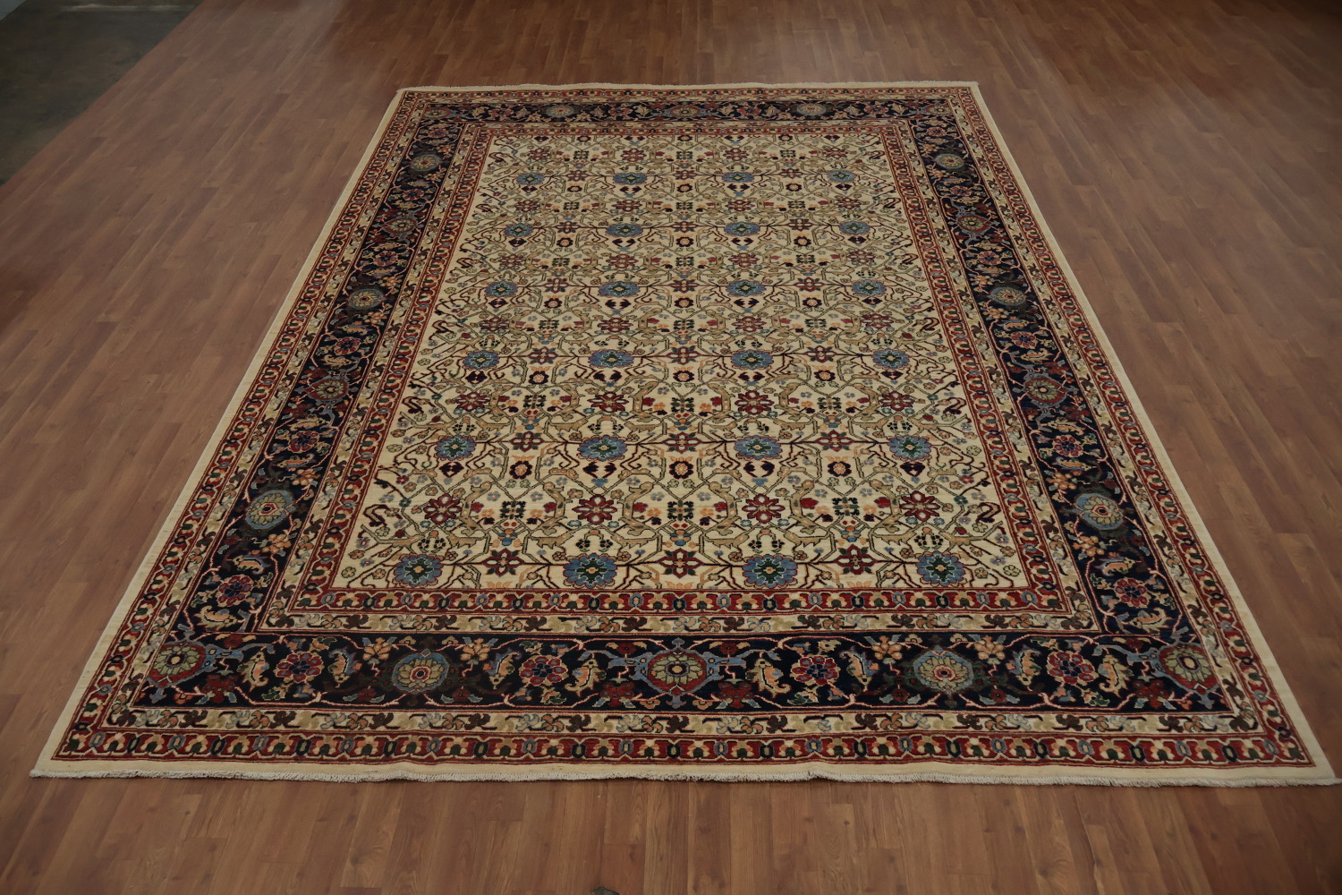 Handwoven Ziegler Handmade Area Rug 9x12 with Classic Border Design