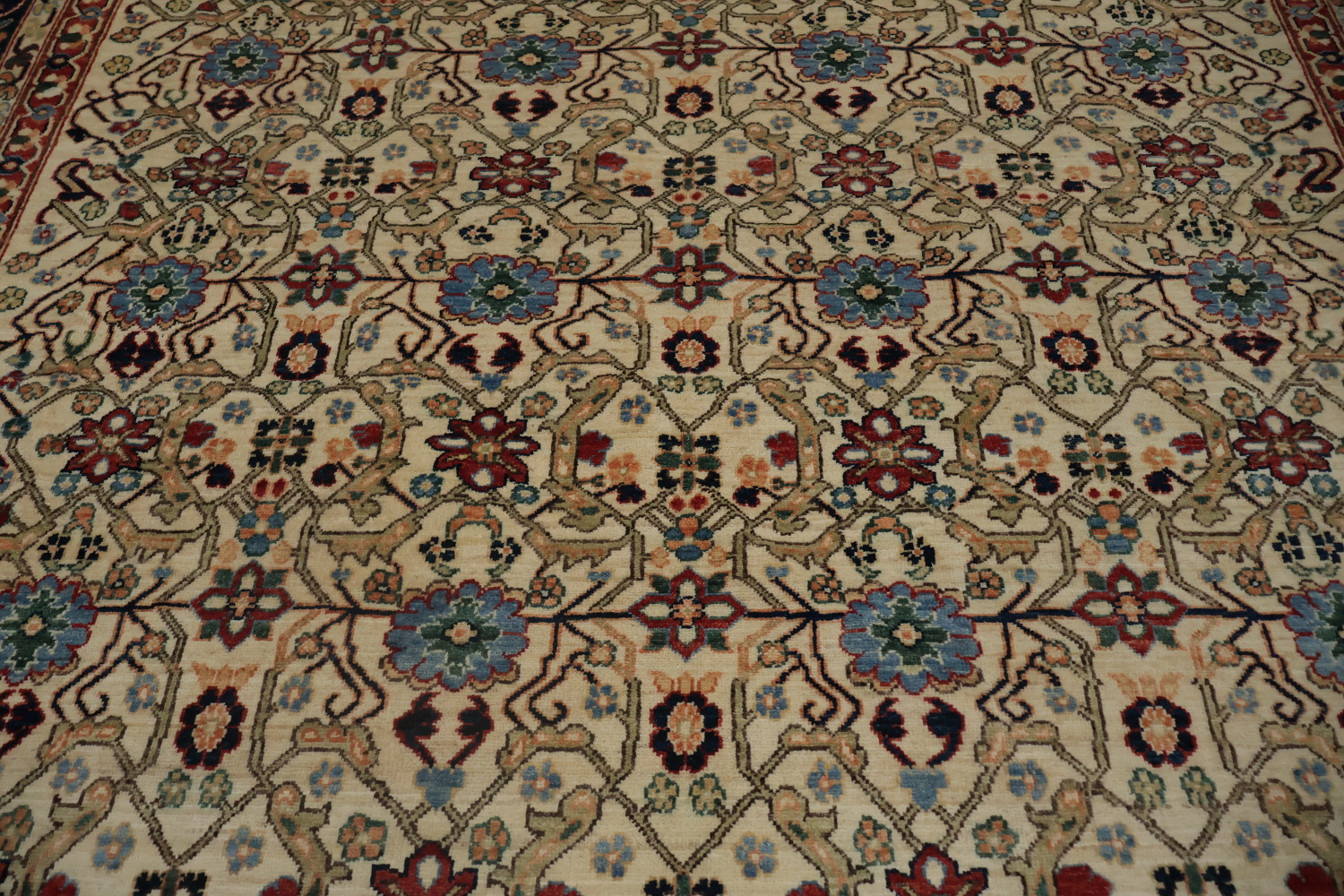 Handwoven Ziegler Handmade Area Rug 9x12 with Classic Border Design