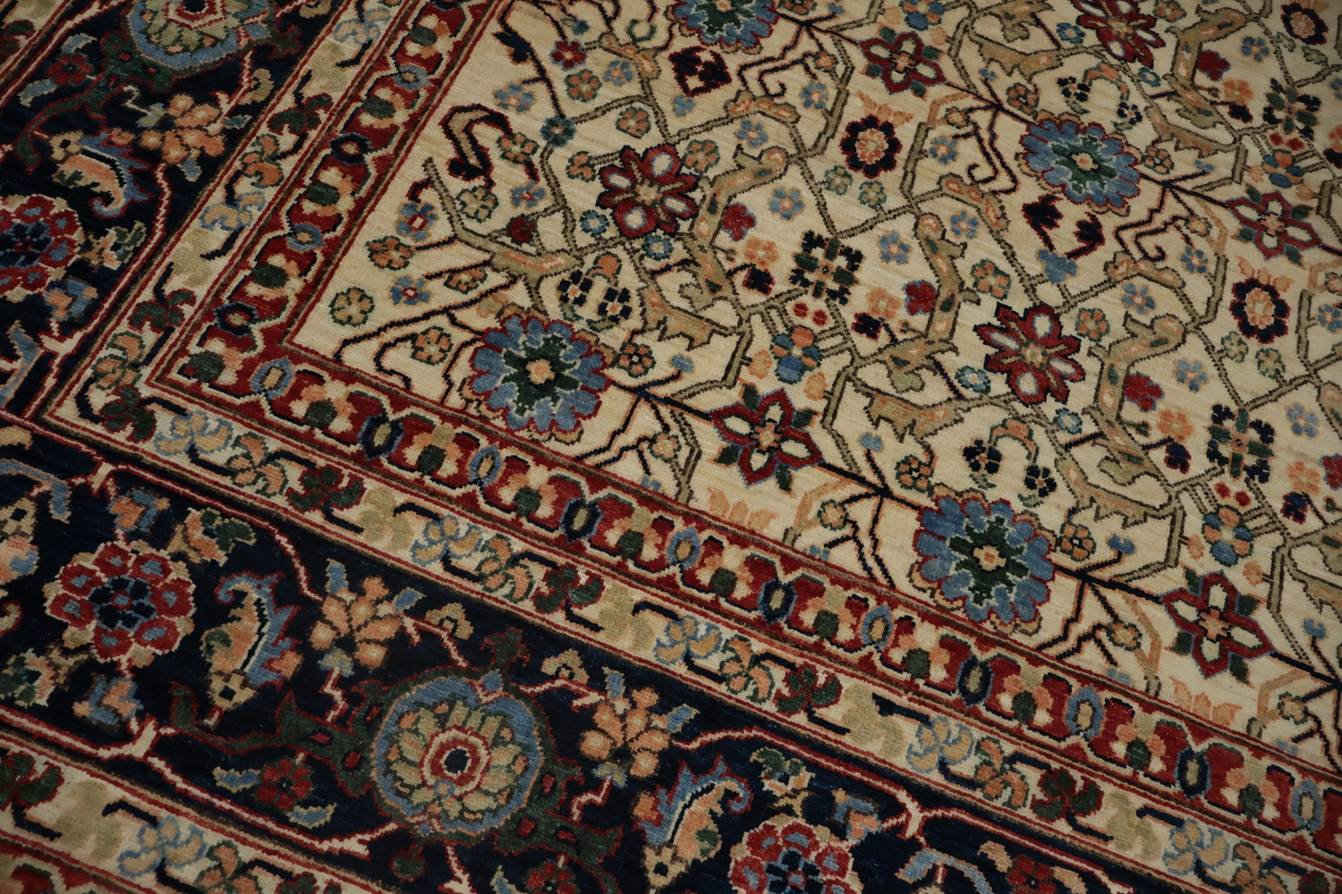 Handwoven Ziegler Handmade Area Rug 9x12 with Classic Border Design