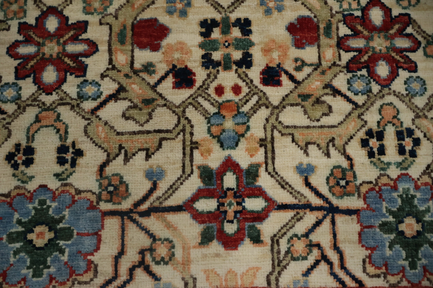 Handwoven Ziegler Handmade Area Rug 9x12 with Classic Border Design