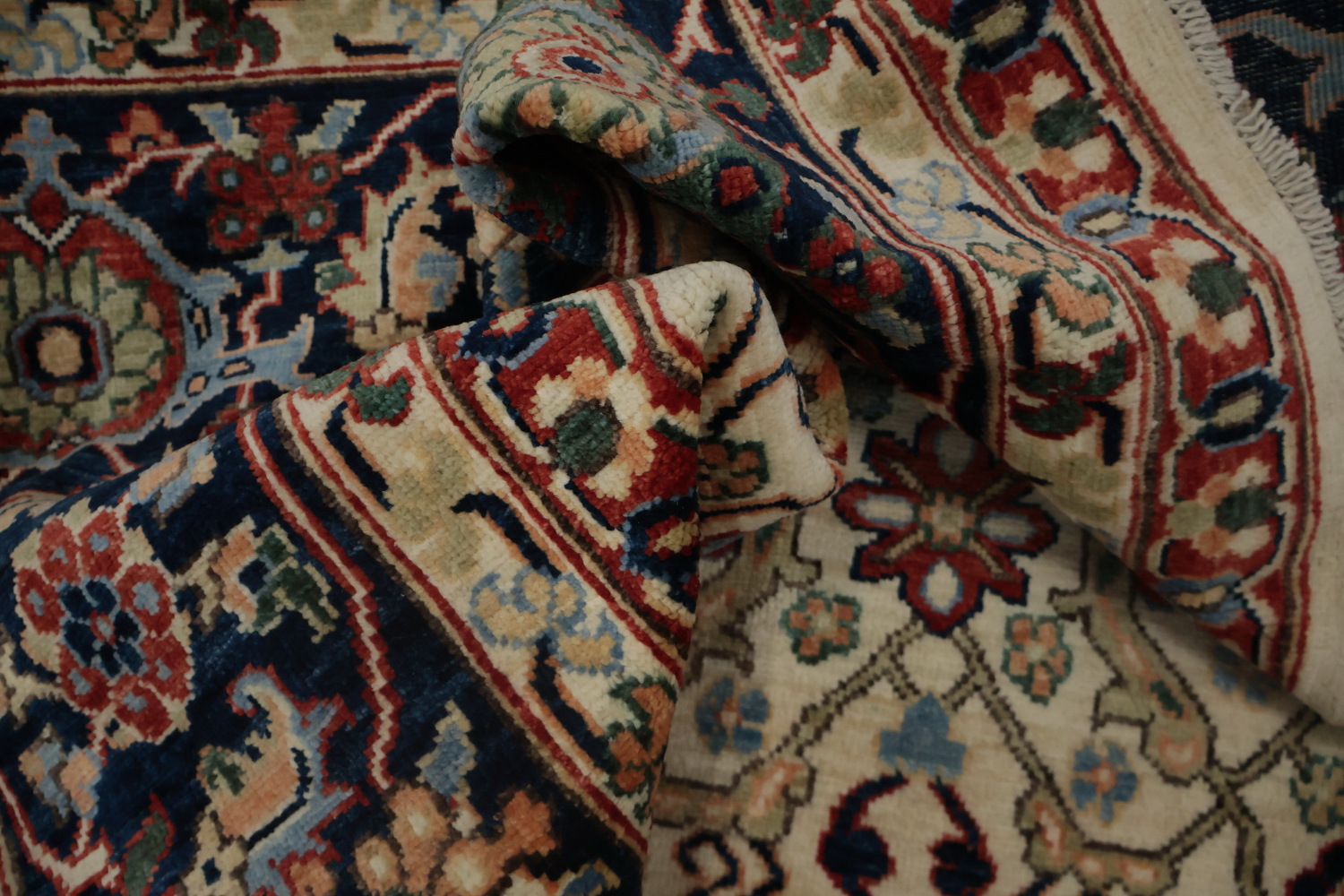 Handwoven Ziegler Handmade Area Rug 9x12 with Classic Border Design