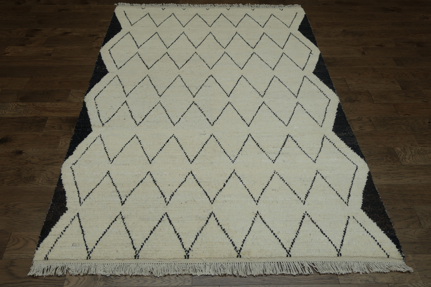 Trellis Black and White Area Rug with Bold Geometric Lines 6x10 ft