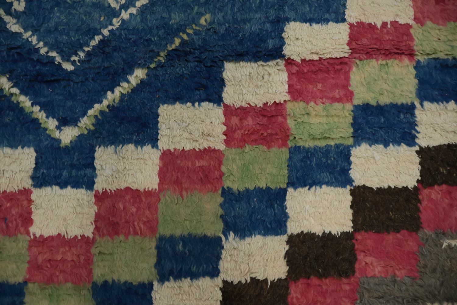 Mix of Colors in Modern Abstract Moroccan Large Rug 10x15