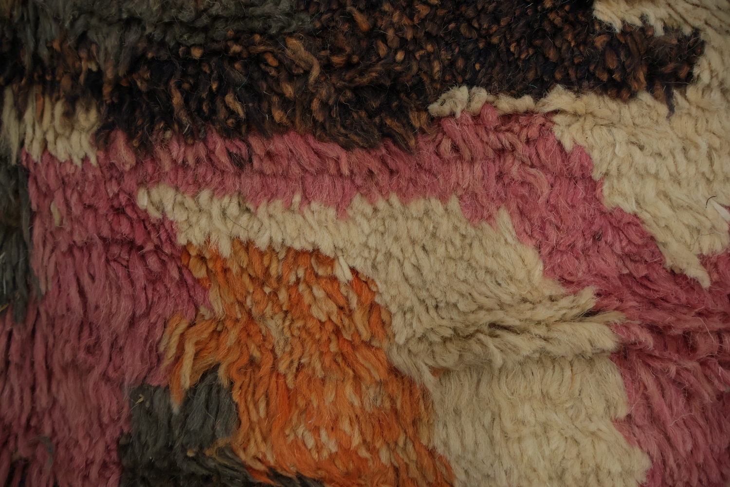 Abstract Moroccan Wool Area Rug 8x11 Eye-Catching Color Contrasts