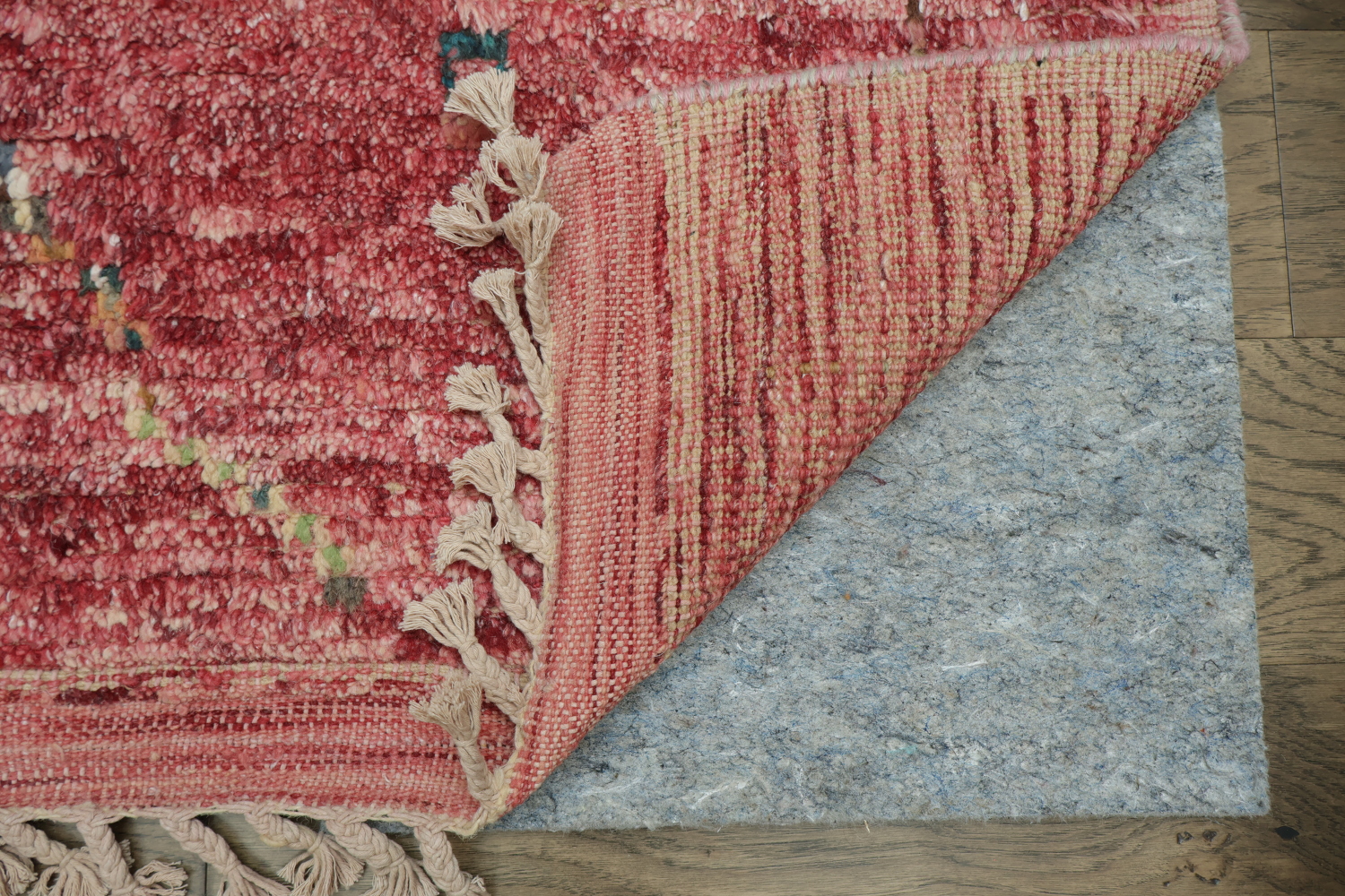 Vibrant Diamond Pattern Rug with Vintage Look and Rich Colors 6x10