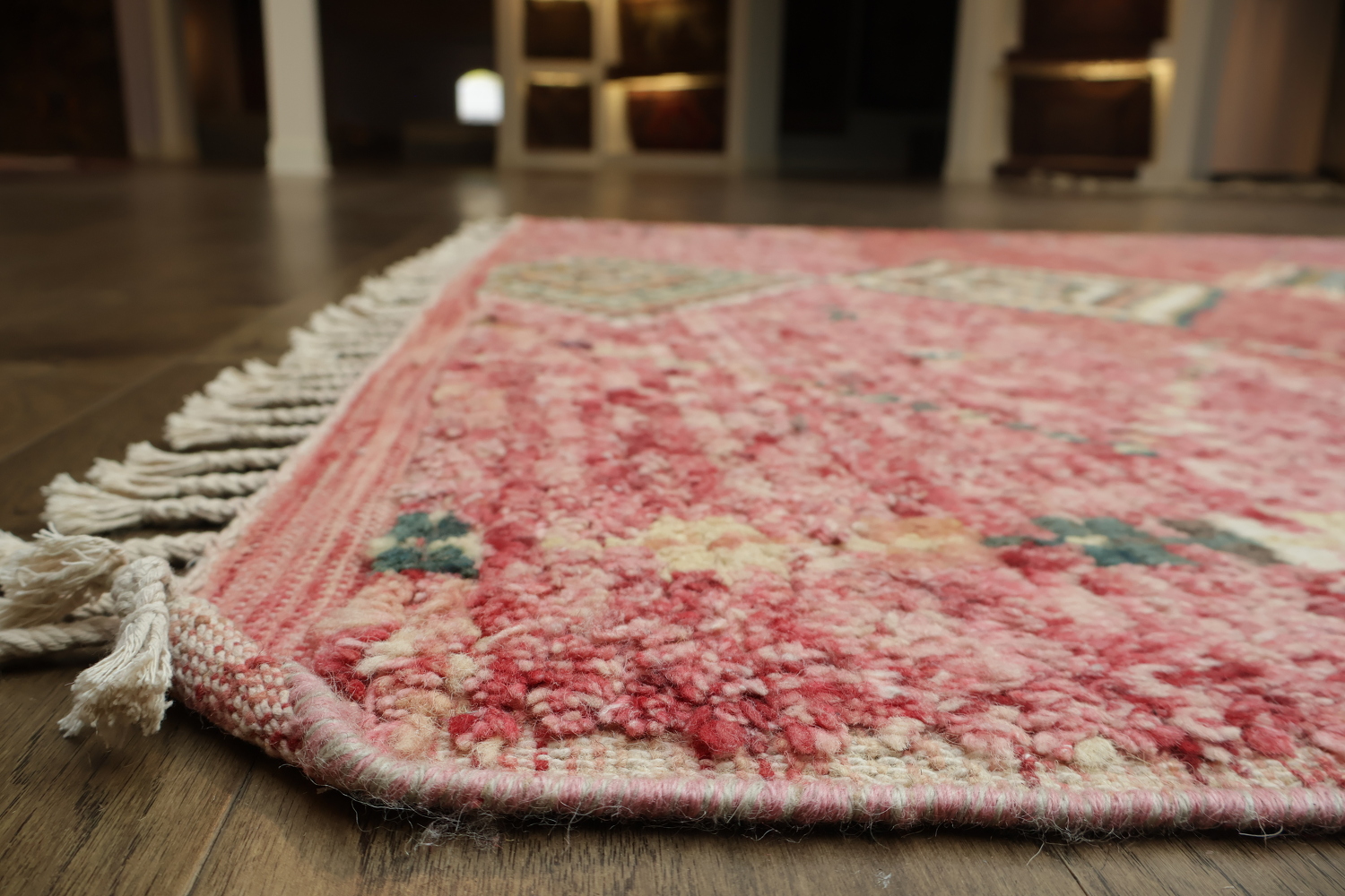 Vibrant Diamond Pattern Rug with Vintage Look and Rich Colors 6x10