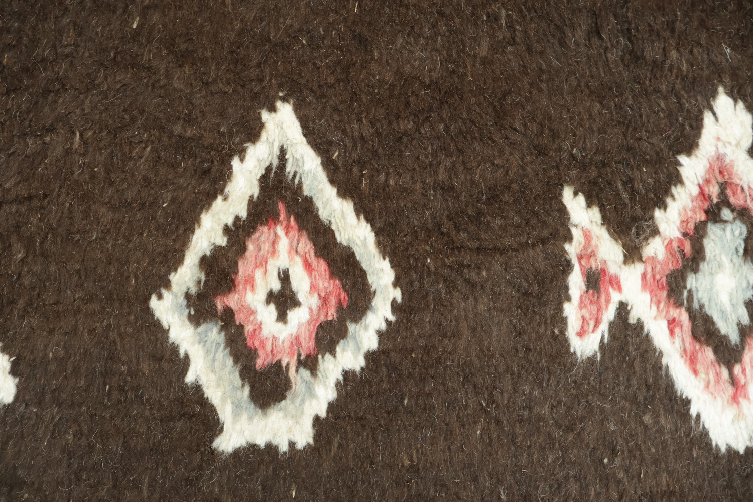 Eclectic Earthy Toned Rug with Abstract Design for Modern Spaces 6x10 ft